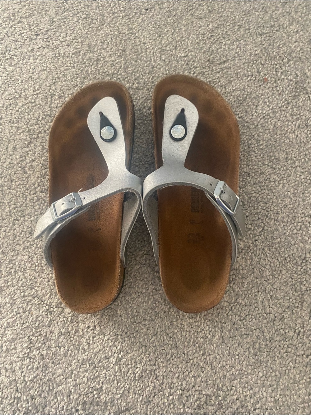 Birkenstock Silver Gizeh Kids Thong Sandals size 33